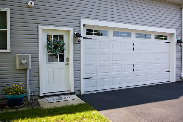 24/7 Emergency Garage Door Panel Replacement experts in Matteson, IL